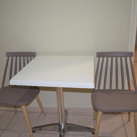 Great Location Comfort Flat Athene Buitenkant foto